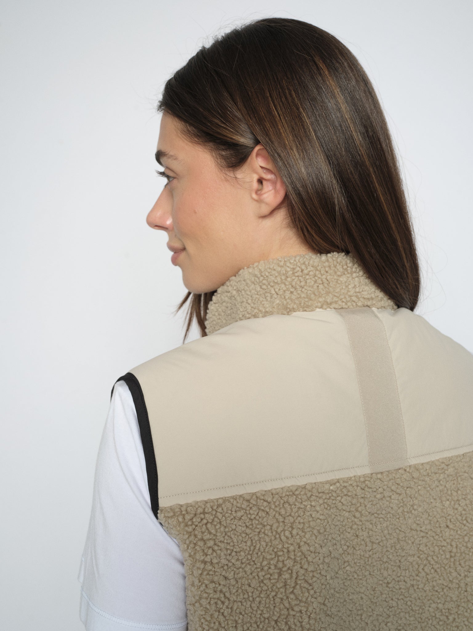 Modelshot / Feather Gray / Detail