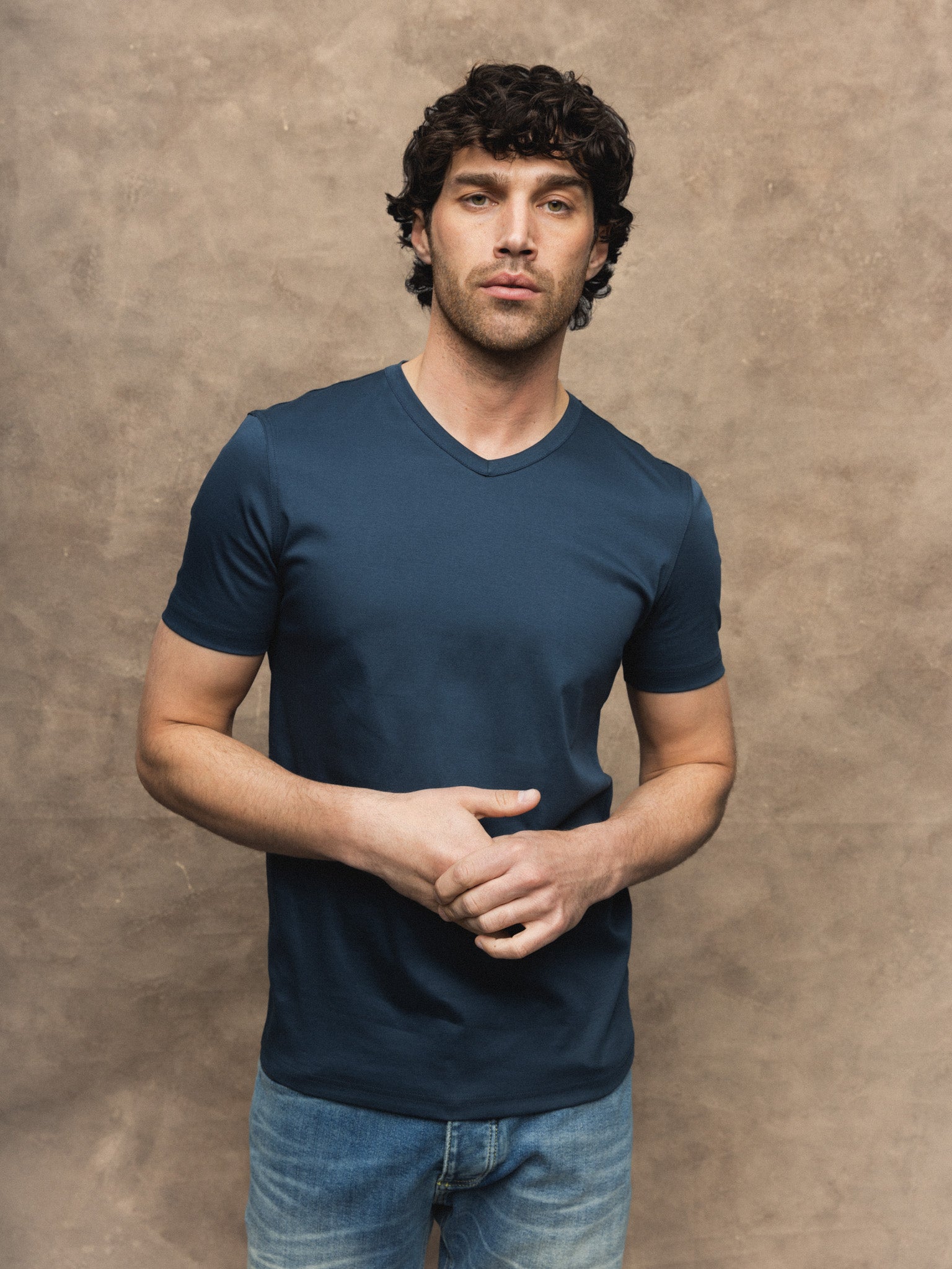 Modelshot / Navy / Detail