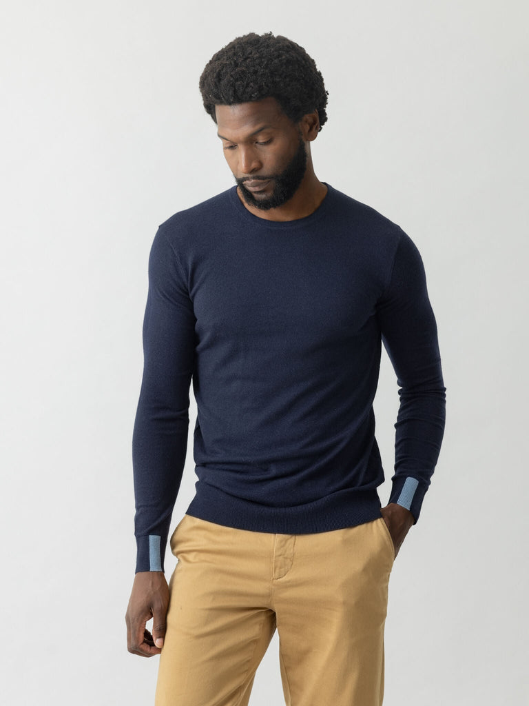 Modelshot / Navy / Detail