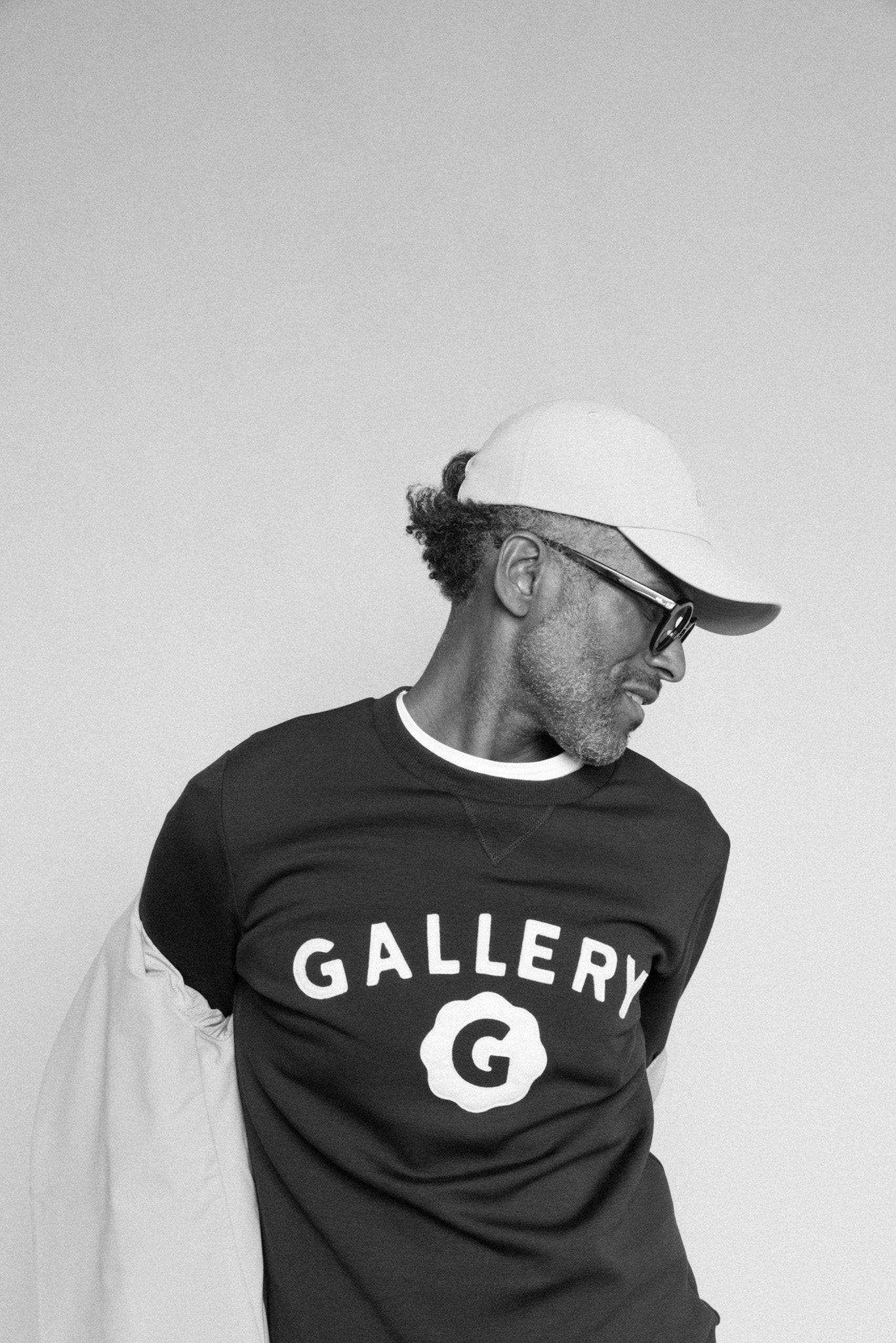 Modelshot / Navy / Detail