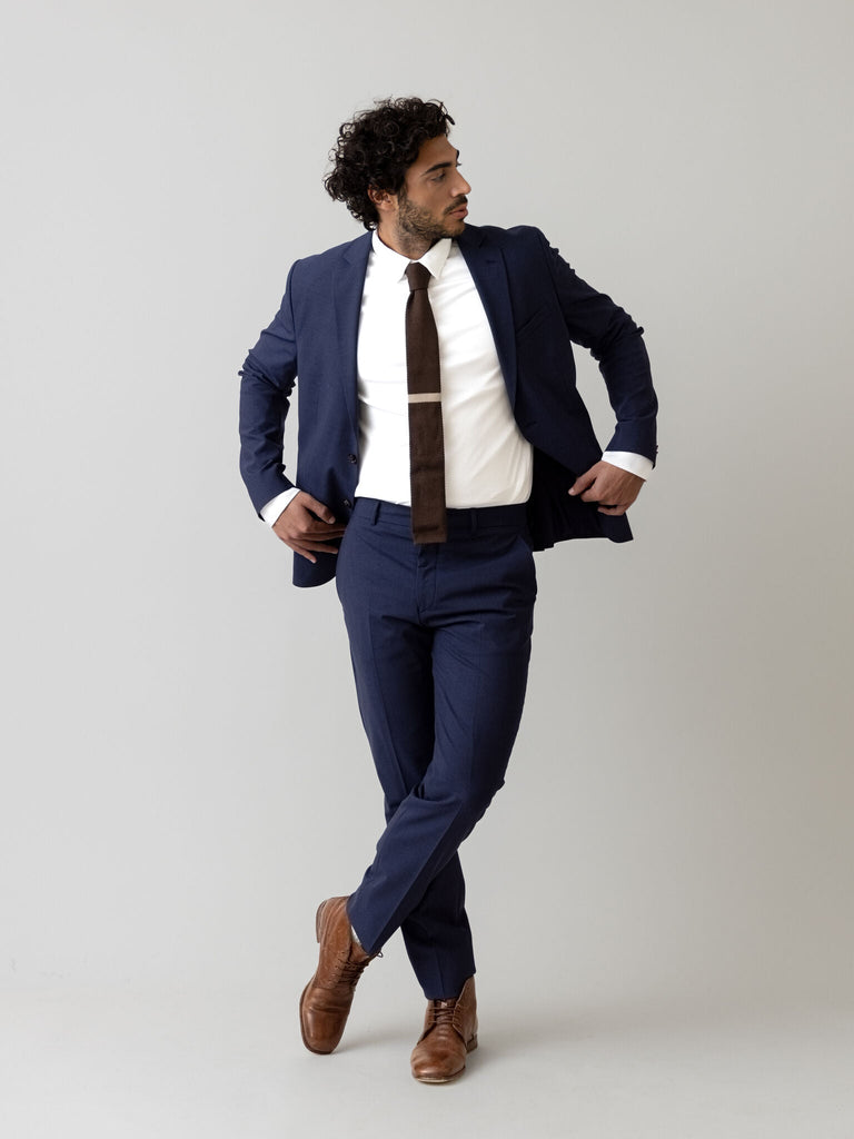Modelshot / Navy / Detail